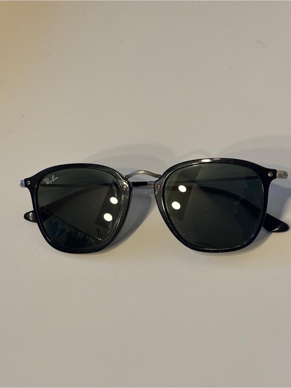 NWOT Ray-Ban Black Frame Sunglasses with Dark Green Lenses
